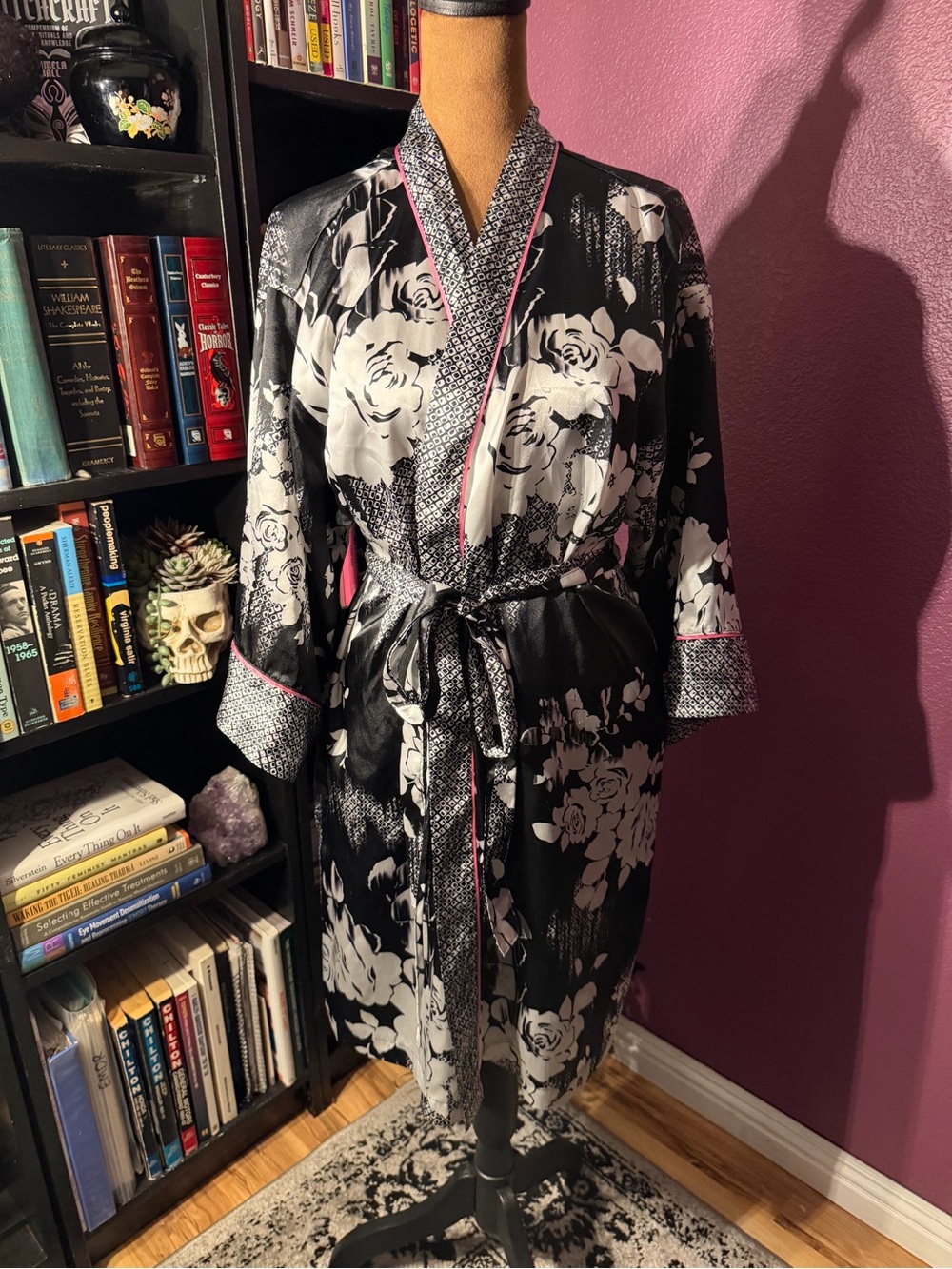 Morgan Taylor Black & White Floral Satin Robe with Pink Trim